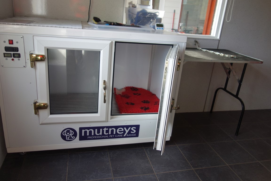 Mutneys grooming and drying cabinet at Brumley Brae